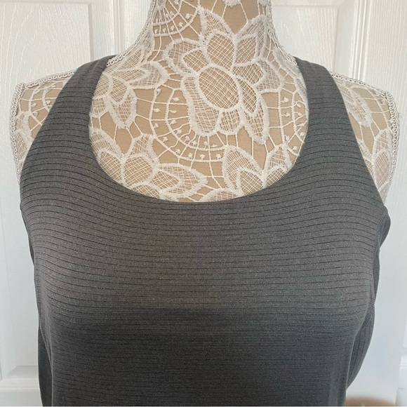Lululemon Wild Tank Heathered Slate Blue Tropics fabric sweat-wicking size:6 - Picture 9 of 16
